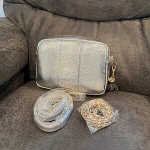 Pom Pom London City Bag in Metallic Silver - 2 straps